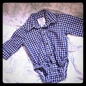 💰5/$25💰NB Navy blue plaid button up onesie